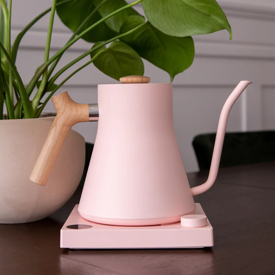 Stagg-EKG-04-Warm-Pink-Maple-03_900x_4d56abac-84a0-484f-b73a-710902065bae.webp