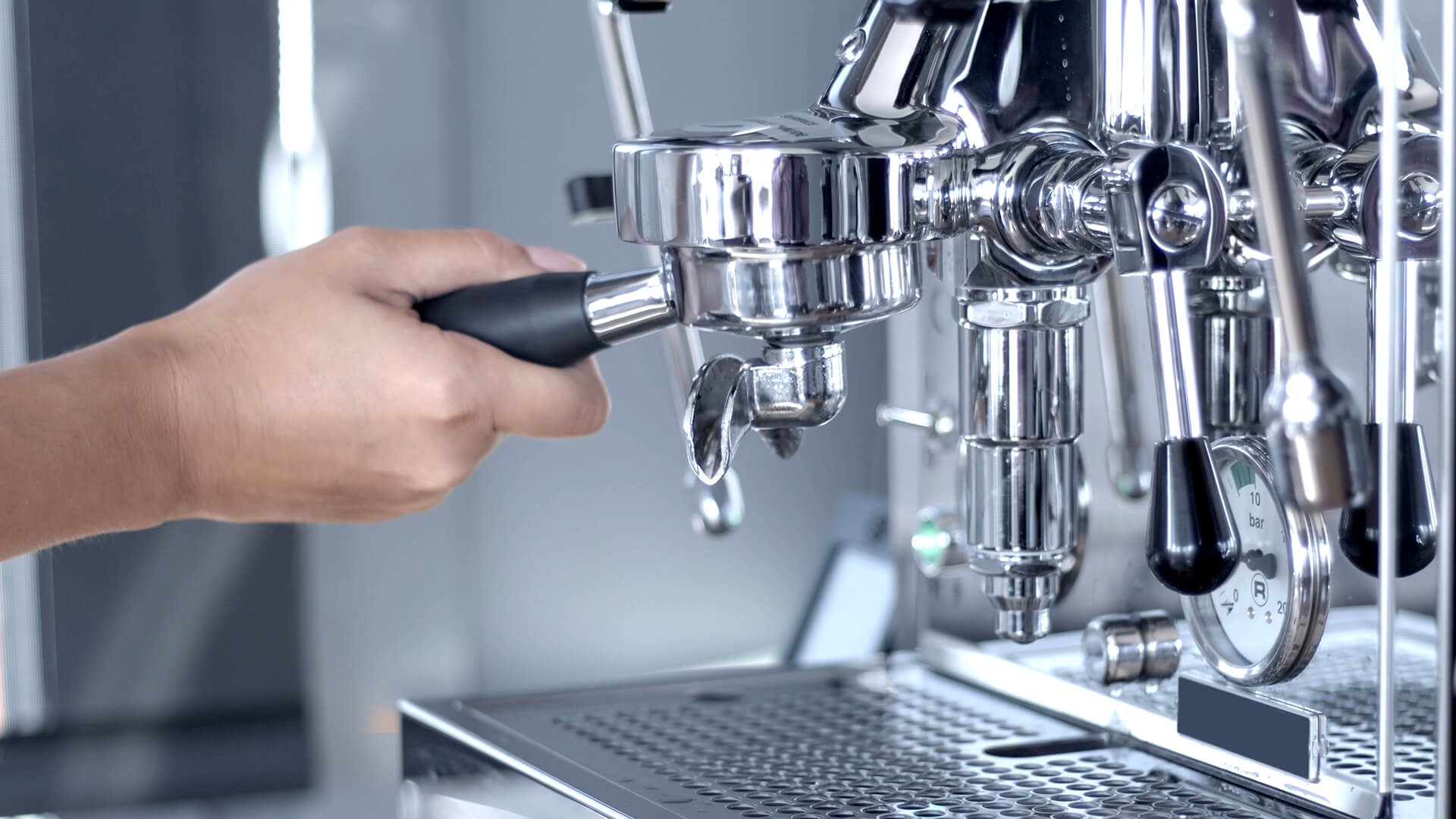 SEMI-AUTOMATIC COFFEE MACHINES